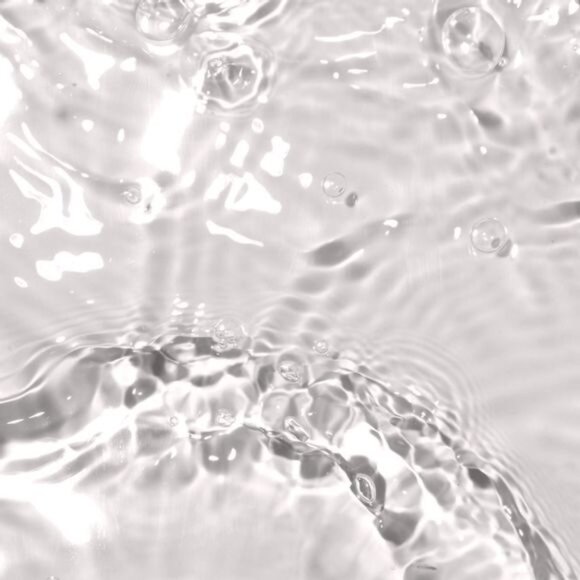 The Face Shop Rice Water Bright Mild Cleansing Water - Picture 3 of 4